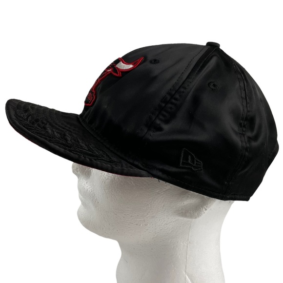 Chicago Bulls Unique Embroidered Brim Sleek New Era Hardwood Classics Patch M/L - Picture 5 of 16